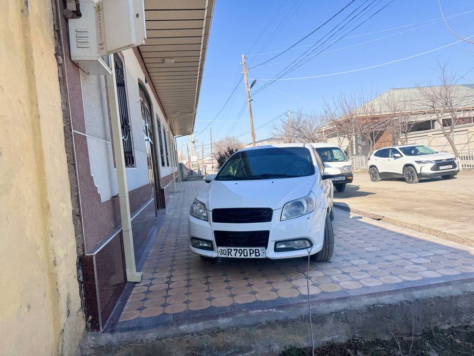 Arendaga nexia 3 suhoyga beriladi