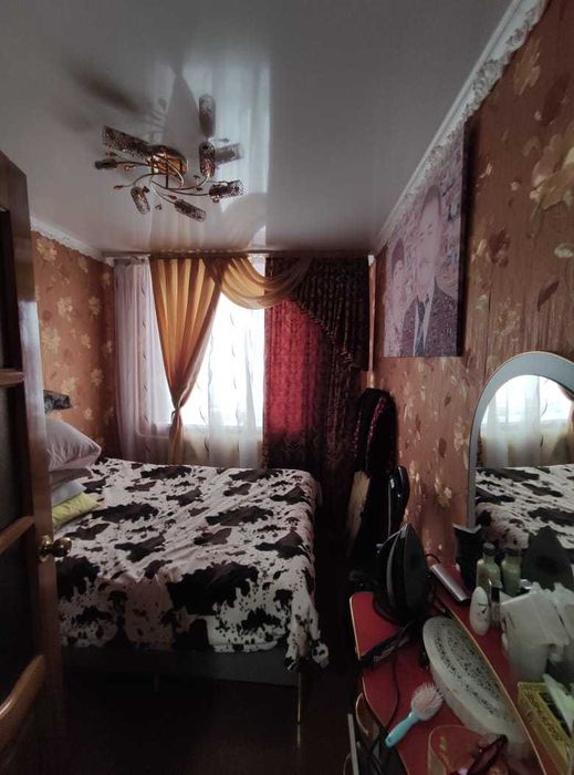 Продам 4-х комн. ул. Строителей, 4