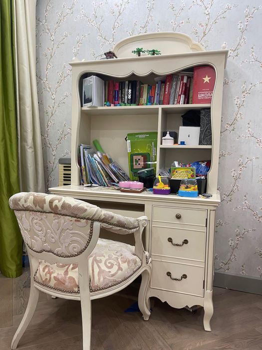 Продам спальный гарнитур для принцессы