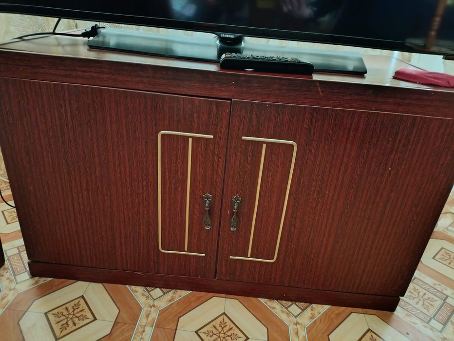 Тумба под технику, в прихожую