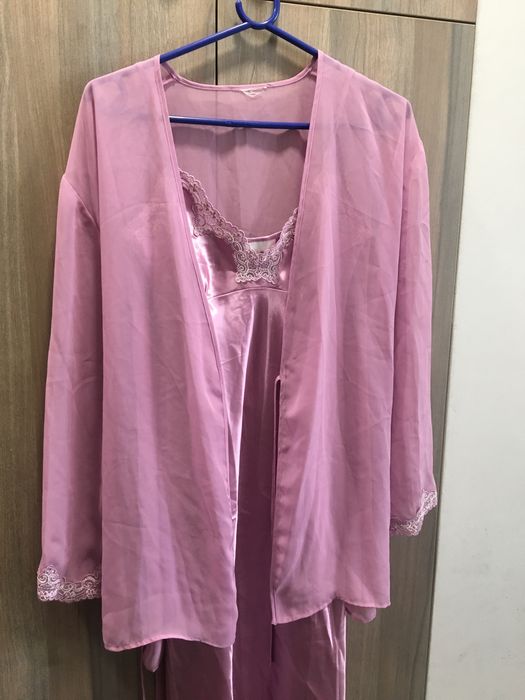 Комплект сорочка и пеньюар C&A