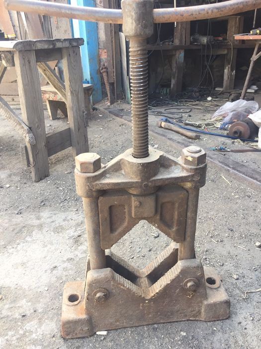 Трубажим (тиски )