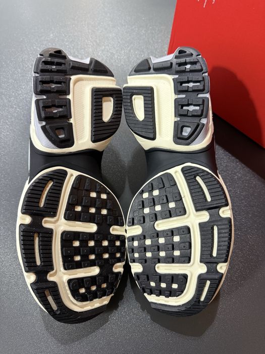 adidasi originali NIKE V2K Run, noi in cutie marime 39  /