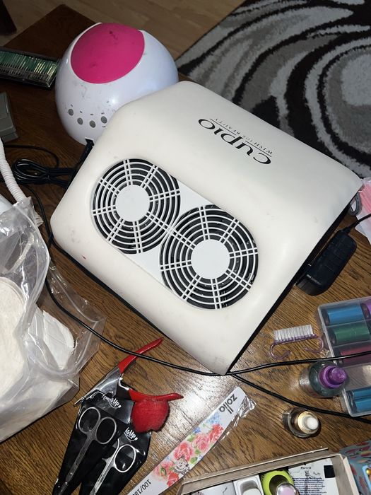 Manichiura freză, aspirator, lampă uv + multe altele