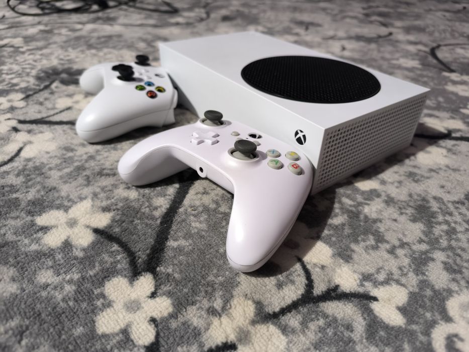 Vând Xbox Serie S