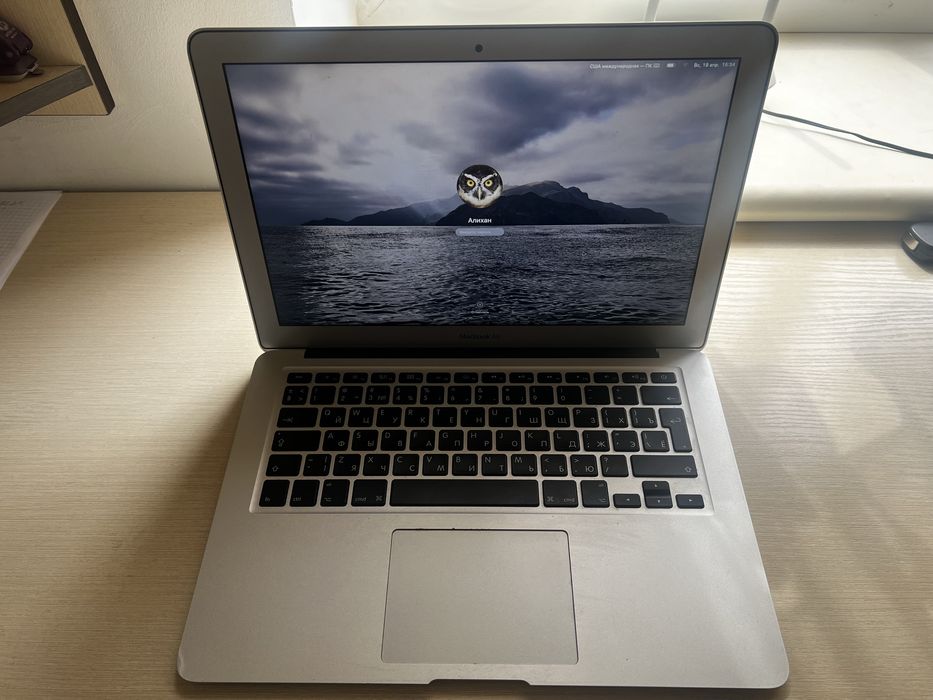 Продам Mac Air в хорошем состояний