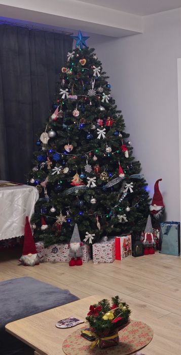 Vând Brad artificial 240 cm