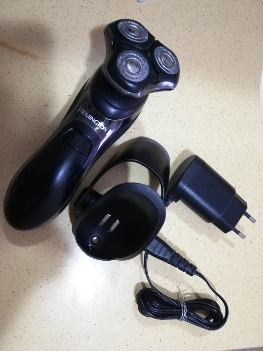 Aparat de ras Remington XR1370