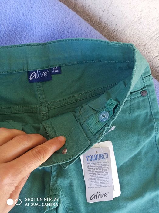 Нови панталони размер 140,146,152см.