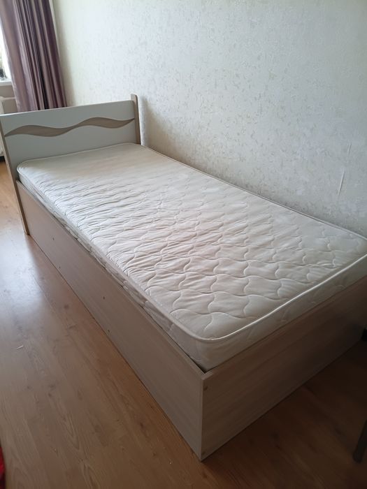 Продам кровать  1 спальня
