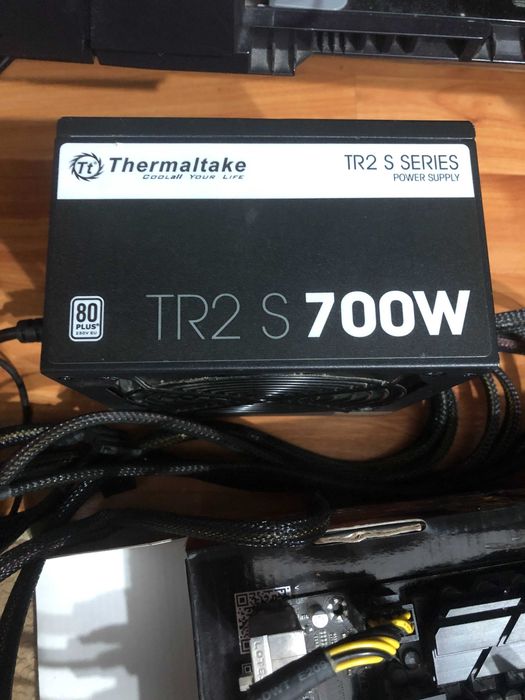 i3 8100, 16GB RAM, MB Gigabyte Z370, Sursa 700 W, Cooler CPU Zalman