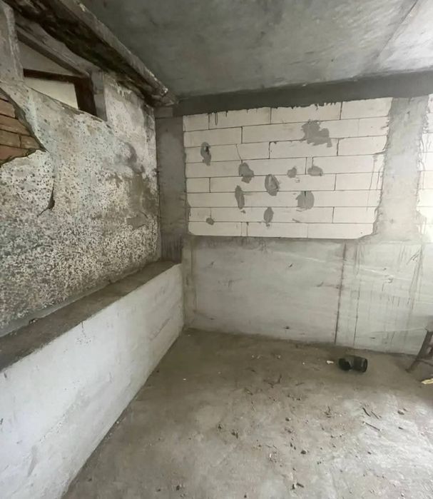 Реновирана къша с голям двор в село Драганово