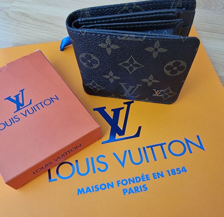 Portofele barbati Louis Vuitton/maro  si negru/cutie inclusa, logo metalic
