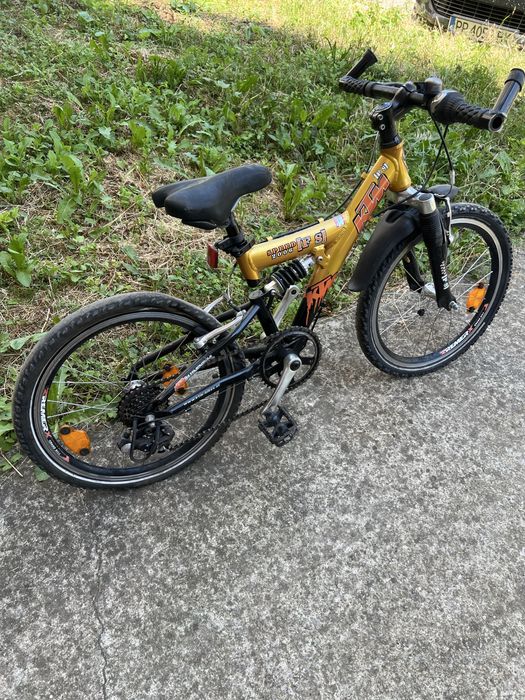 Колело KTM златно