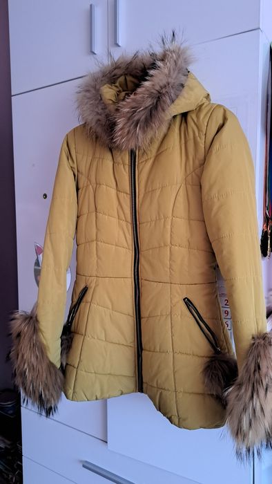 Красиво зимно яке с естествени пухчета