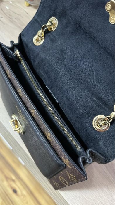 Дамска чанта Louis Vuitton