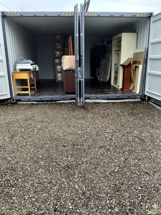 Container spatiu