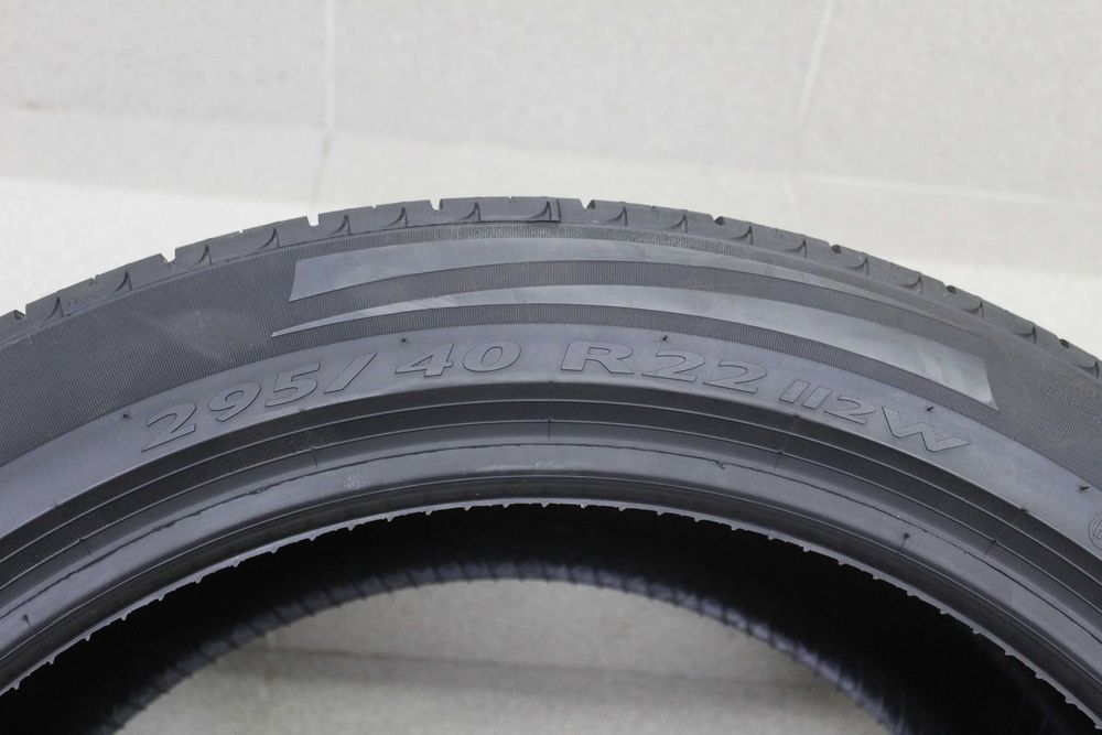 295/40-22 Pirelli Scorpion Zero