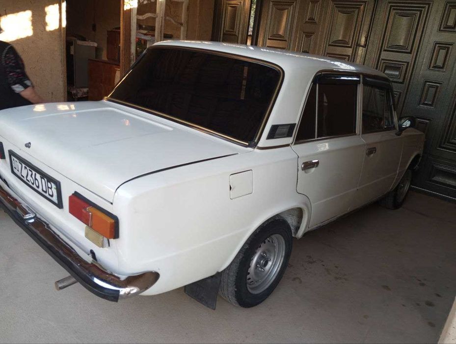 Vaz 2101 sotiladi