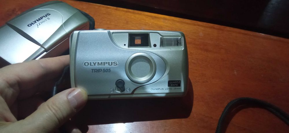 Винтажный пленочный фотоаппарат Olympus Trip 505