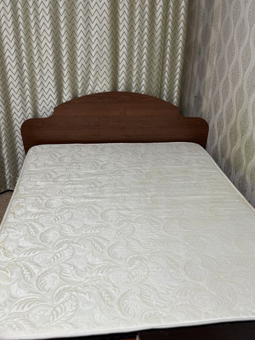 Двухспальная кровать