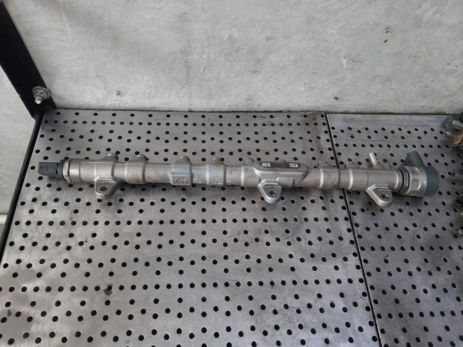 rampa injectoare 3.0 d bmw 7 g11 g12 0445216051  857156901