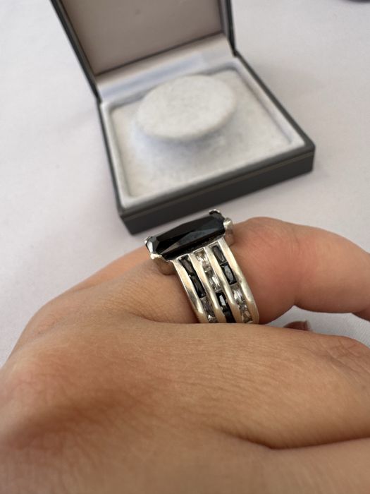 Inel din argint, onix si cubic zirconia