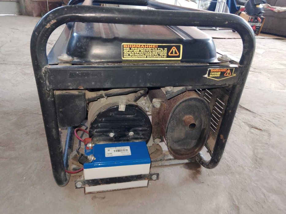 Бензиновый генератор с электростартером  в отличном рабочем состоянии-