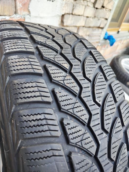 4 бр зимни 225/50/17 Bridgestone RFT