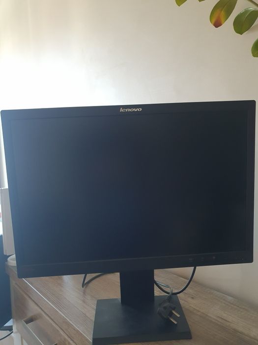 22" Монитор Lenovo ThinkVision L2250p Wide (1680x1050) – Ергономичен