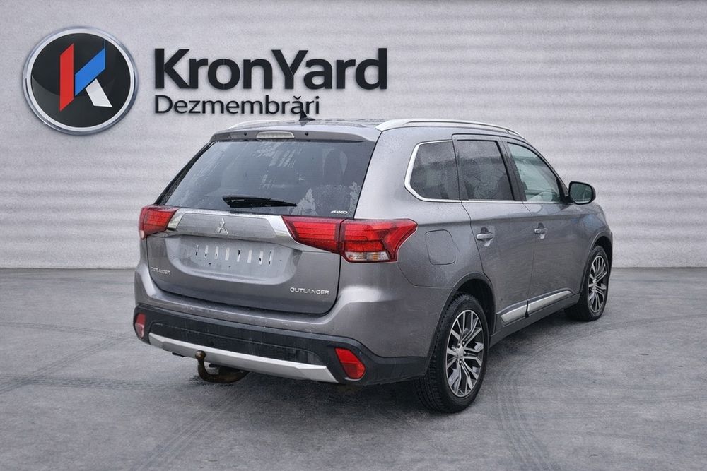 Dezmembrari dezmembrez  Mitsubishi Outlander III facelift 2.2 DIESEL 2015- 4N14