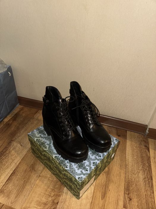 Продаю осенюю обувь