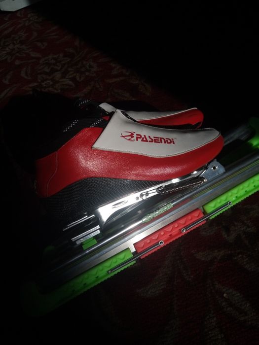 Коньки для шорт-трека, срочно!