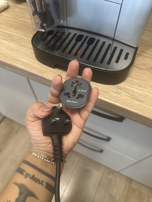 De’Longhi Magnifica EVO – stare perfectă – cu adaptor inclus