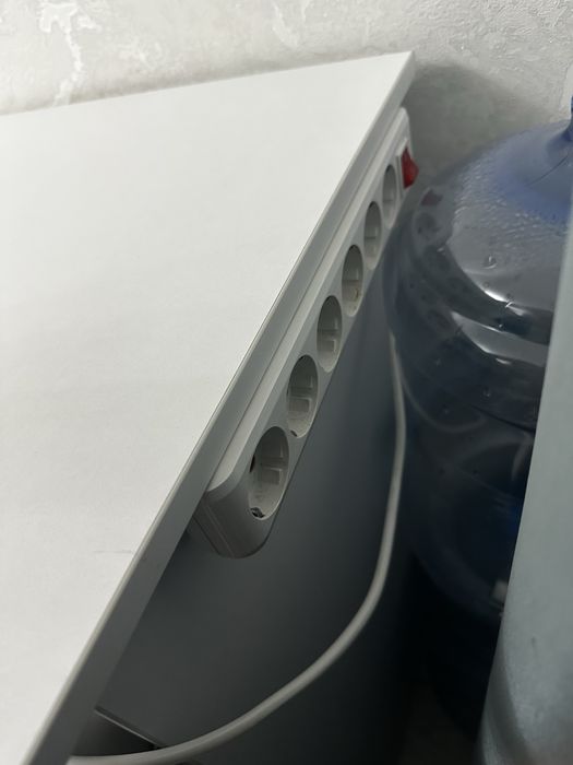 Продам маникюрный стол