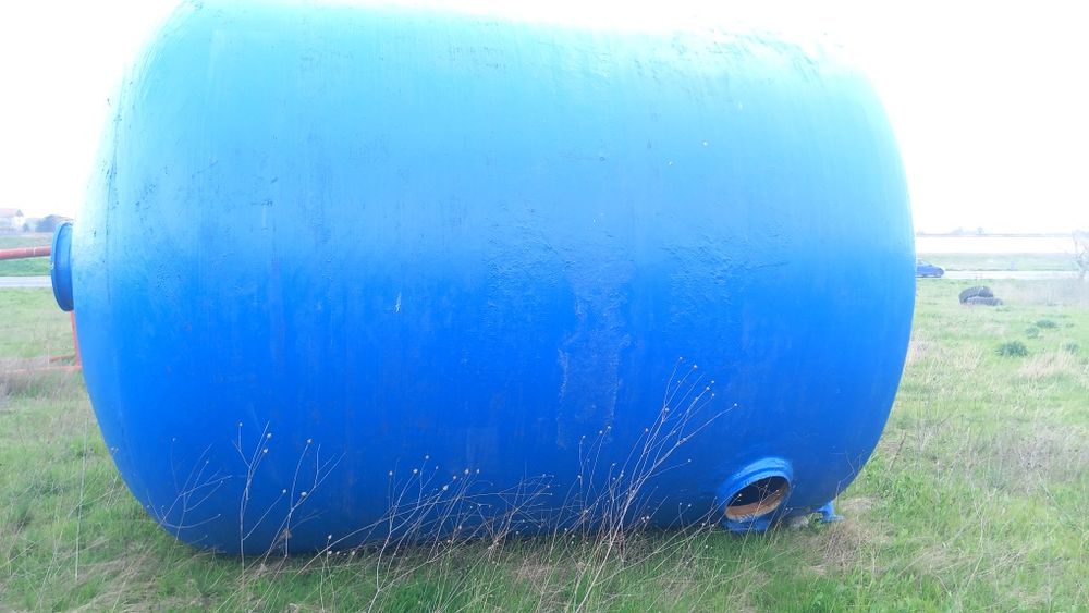 Vând rezervoare fibra sticla