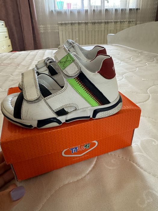 Продам сандали Тифлани 24 размер