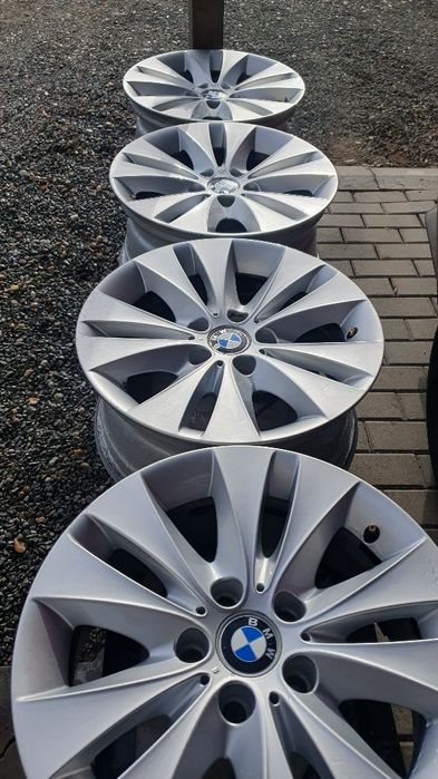 Jante BMW R17 cu două anvelope
