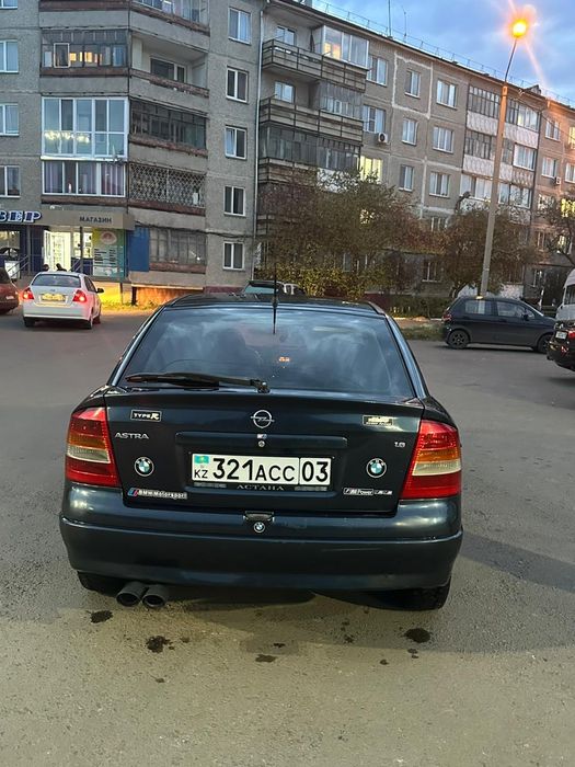 Продам срочно машину