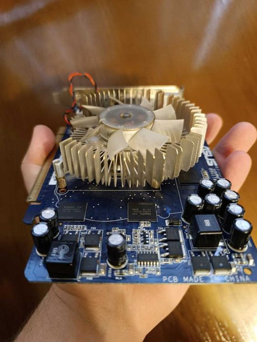 Видеокарта NVIDIA 8600 GT ASUS