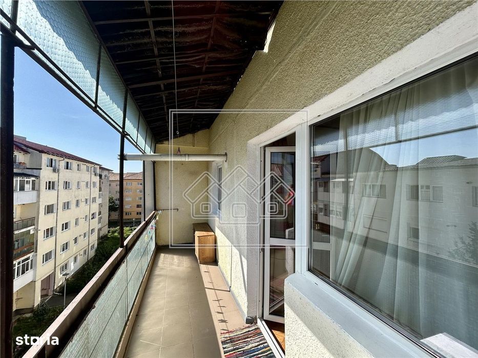 Apartament 2 camere, decomandat, la cheie, zona buna
