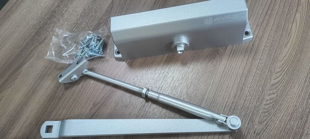 Доводчик дверной