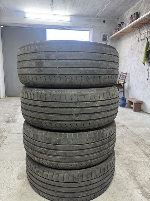 Продам шины 215/55/17