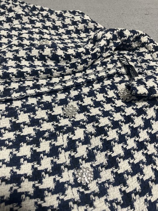 Късо сако Zara.