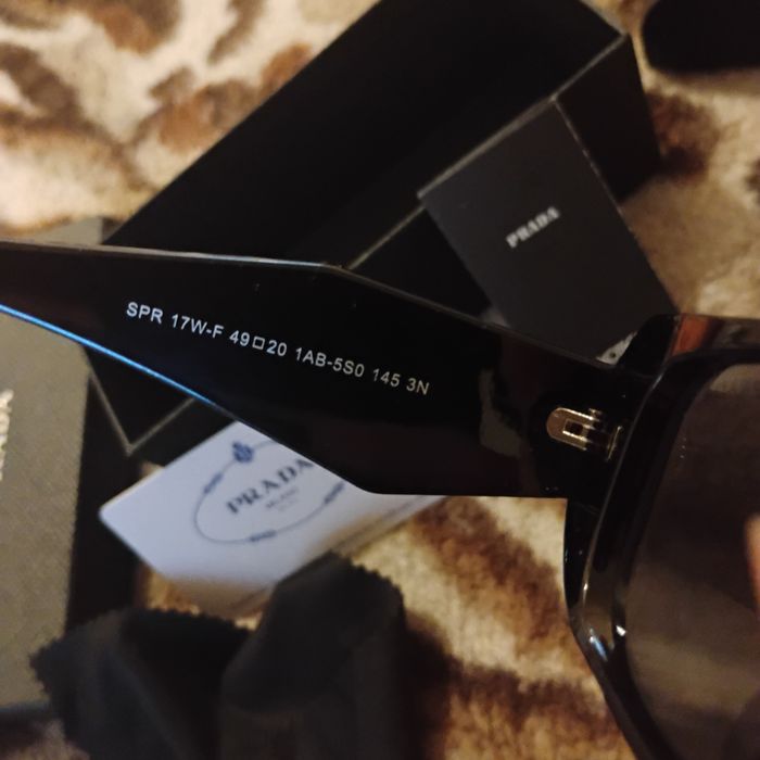 Ochelari de soare prada