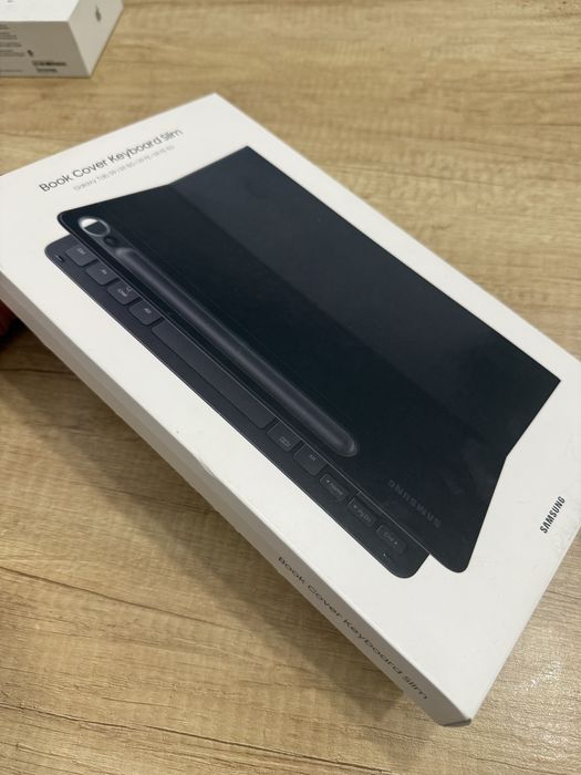 Husa Tastatura (keyboard) Samsung Tab S9 / S9FE
