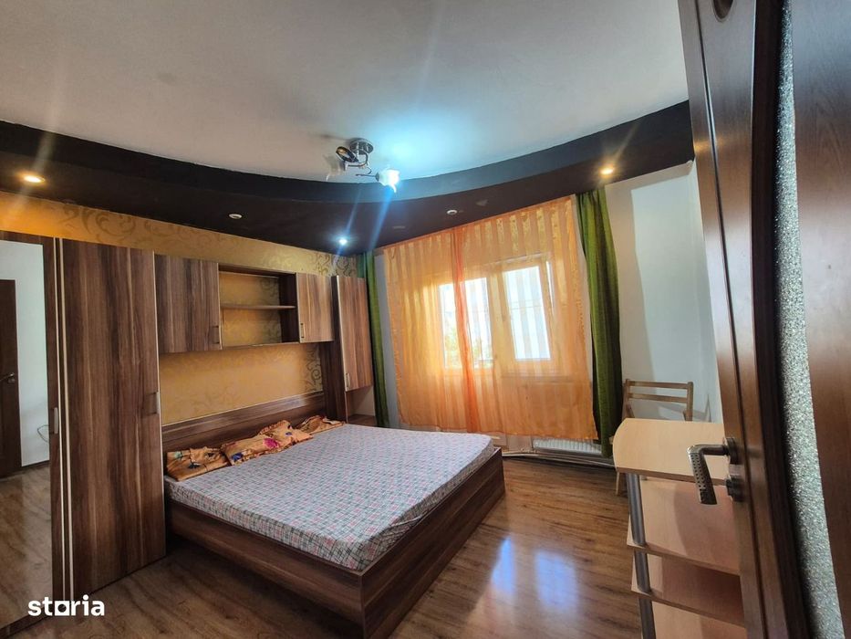 Apartament 4 camere, situat in Targu Jiu, Strada G.ral Christian Tell
