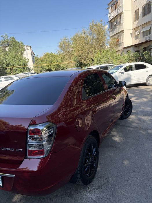 Chevrolet Cobalt 2025 midnight