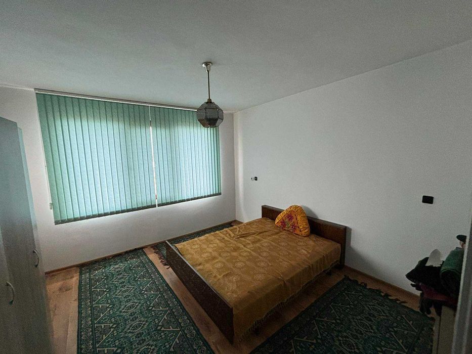 ЕТАЖ от КЪЩА с РЗП 110 кв.м, двор 320 кв.м, град Карлово