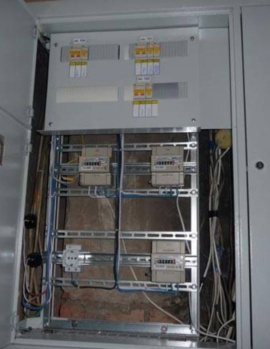 Электрик 24/7. Нет света звоните.